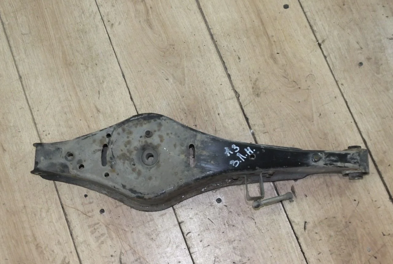 Рычаг задний нижний Audi A3 2008-2013г