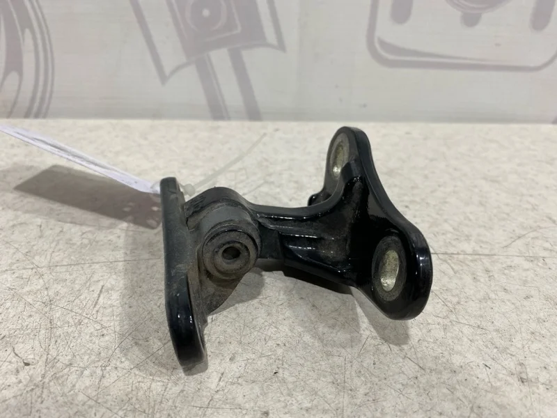 Петля левой двери верхняя Mercedes-benz ML W164