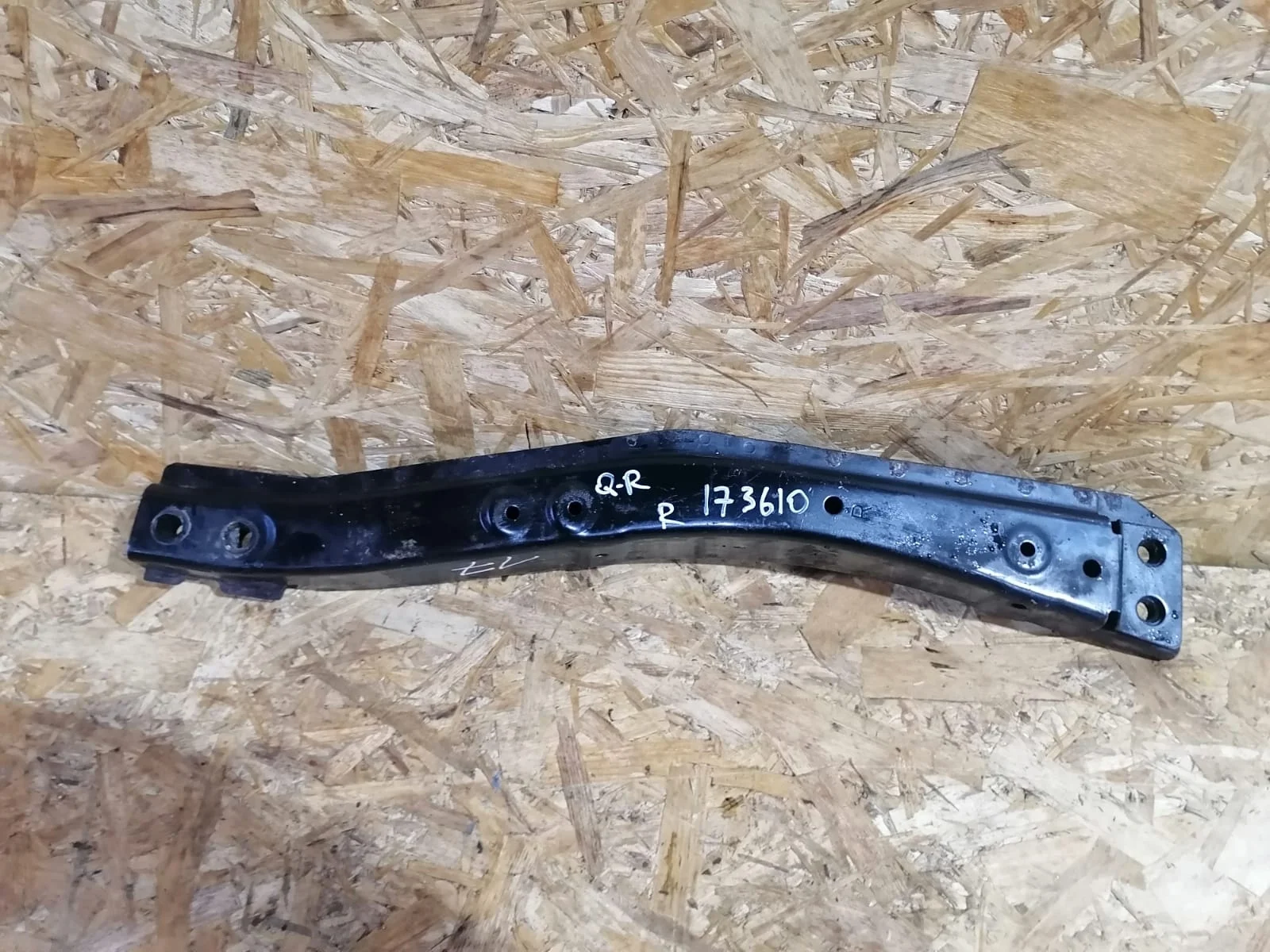 Панель передняя MITSUBISHI OUTLANDER GF 2012- нижняя часть правая б/у OUTLANDER GF(2012-2021)