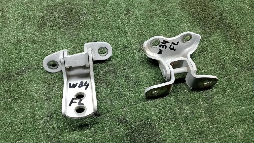 Б.у. петля двери TOYOTA PRIUS ZVW30 TOYOTA PRIUS ZVW30