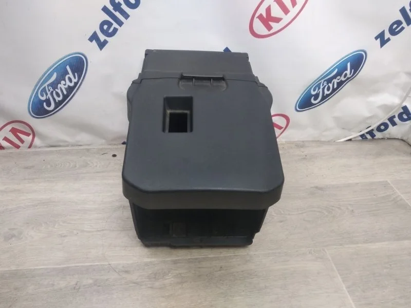 Корпус акб FORD FOCUS 3 2013