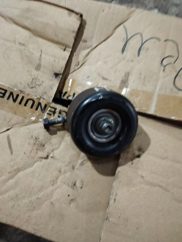 Натяжитель ремня генератора Nissan Note 2009 E11