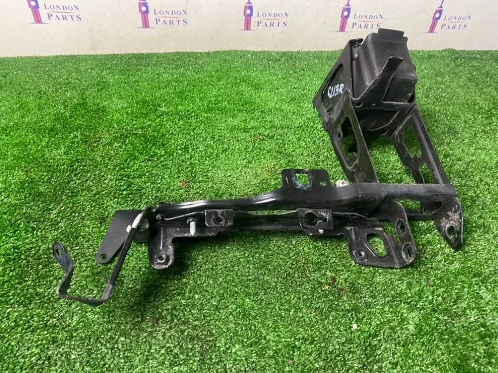 Кронштейн крепления фары BMW F22