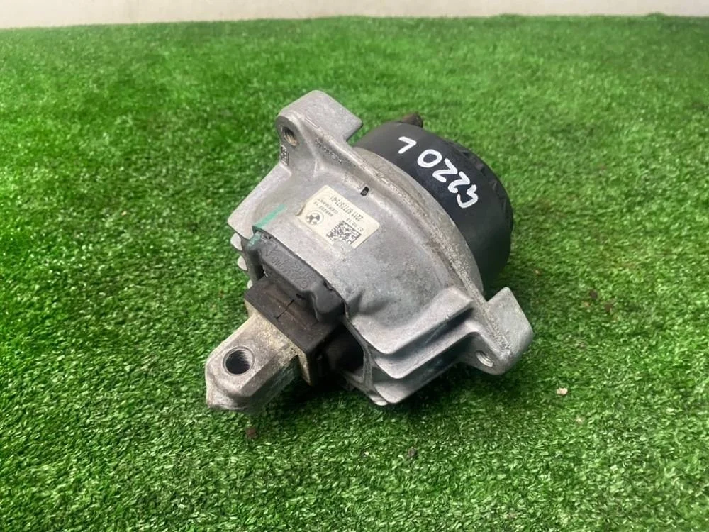 Подушка двигателя BMW 550iX F10