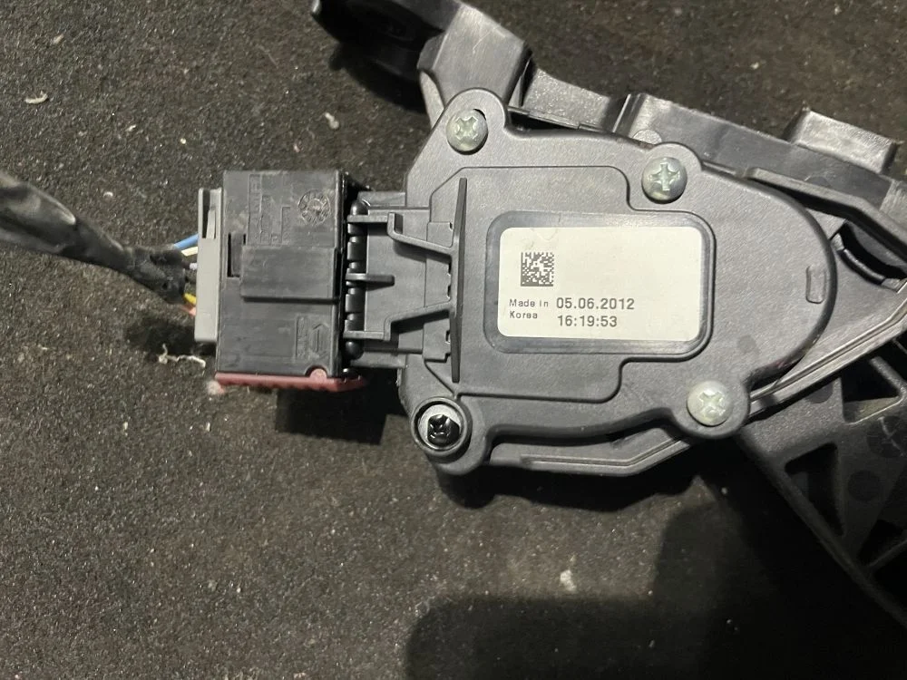 плата педали газа kia ceed 2 JD
