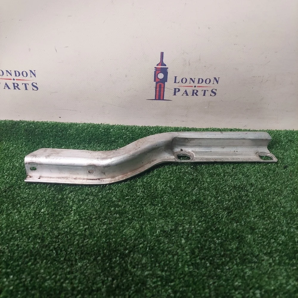 Кронштейн радиатора BMW 550iX F10