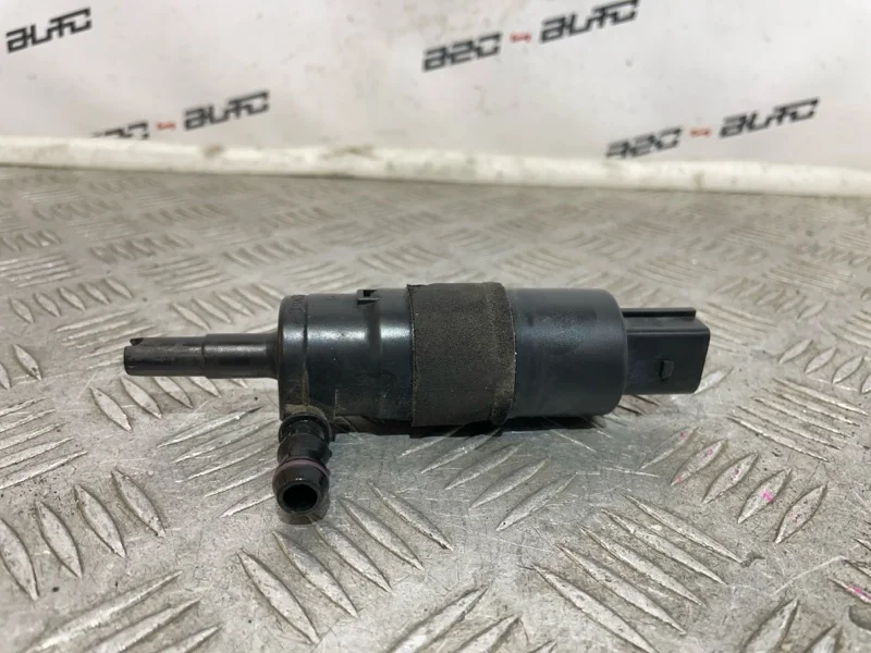 Насос омывателя фар Audi A6 Allroad 2007 3B7955681 С6