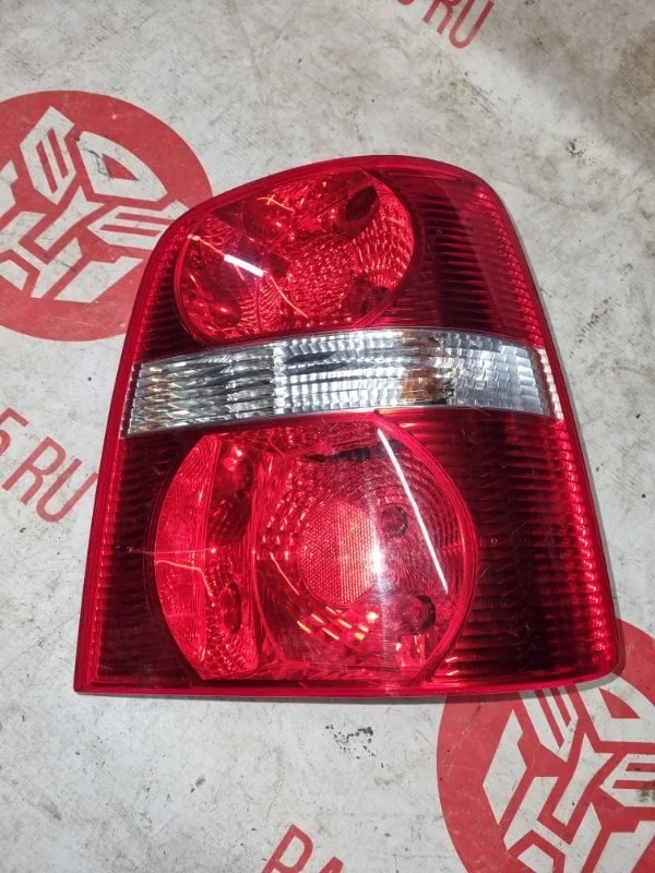 Фонарь Volkswagen Touran 2004 1T1