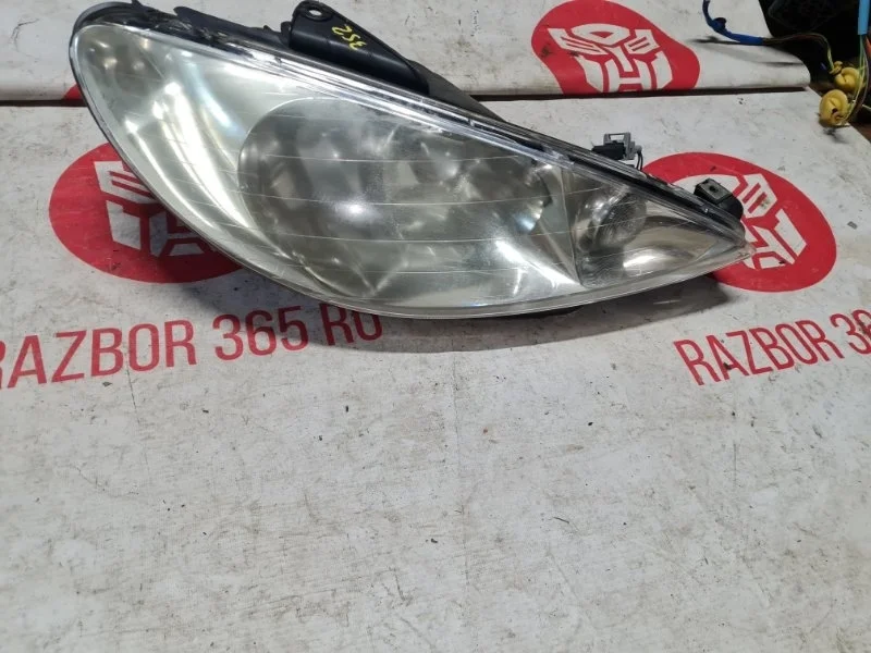 Фара галоген Peugeot 206 2003 2A