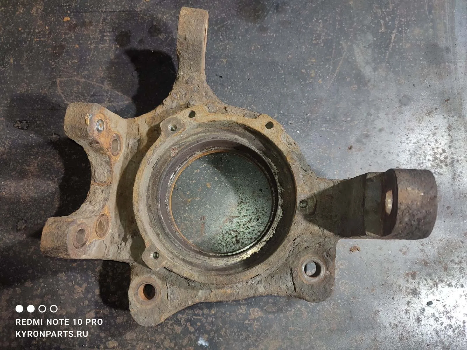 Цапфа (кулак поворотный) Ssangyong Kyron