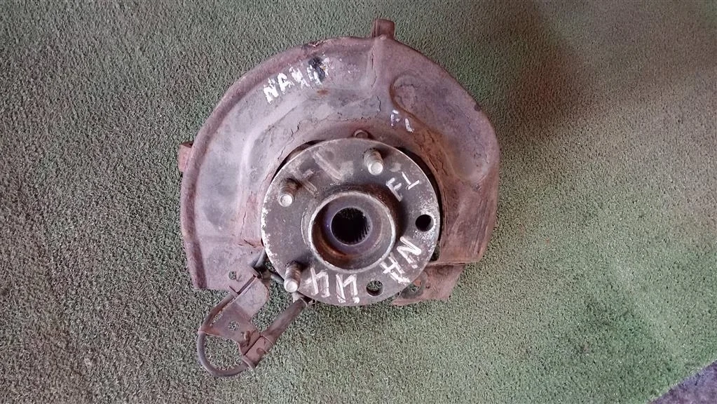 Б.у. кулак поворотный MITSUBISHI GRANDIS NA4W MITSUBISHI GRANDIS NA4W