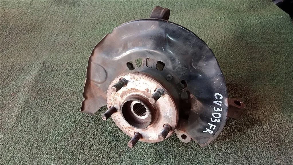 Б.у. кулак поворотный TOYOTA CAMRY V30 TOYOTA CAMRY V30