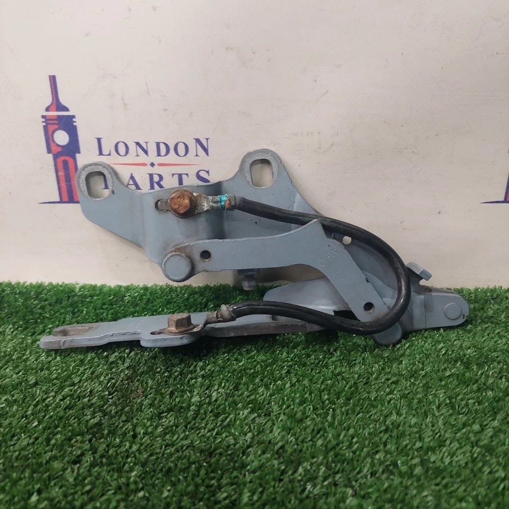 Петля капота BMW E90