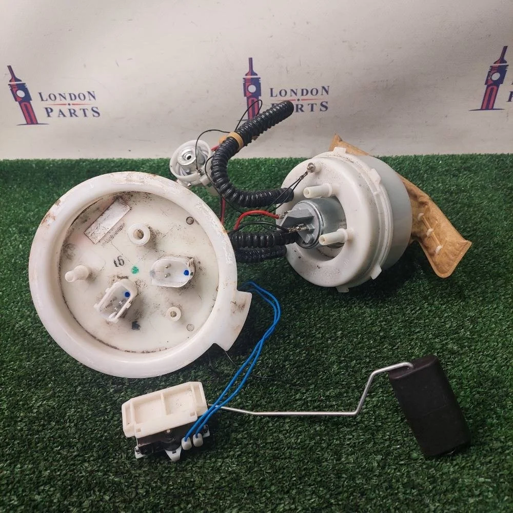 Топливный насос датчиком уровня BMW 535iX F10