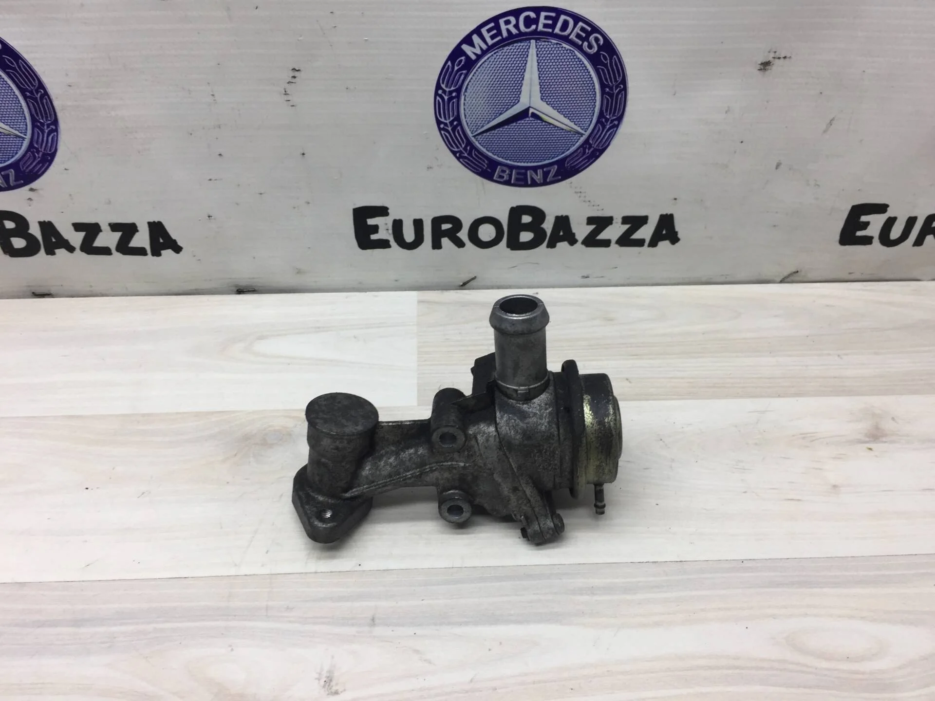 Клапан EGR Mercedes m271
