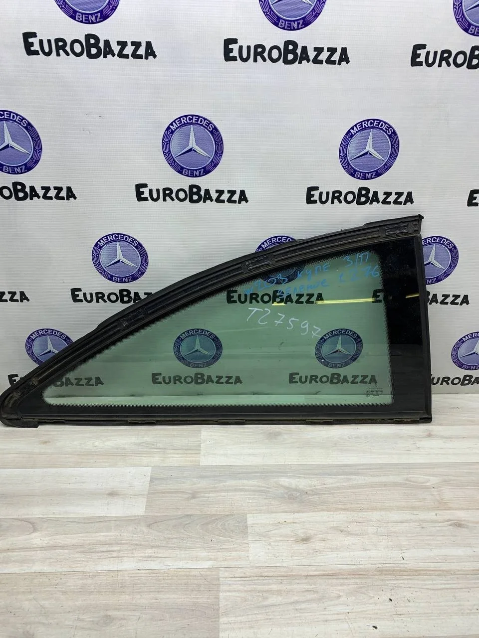 Стекло заднее правое Mercedes W203 Coupe