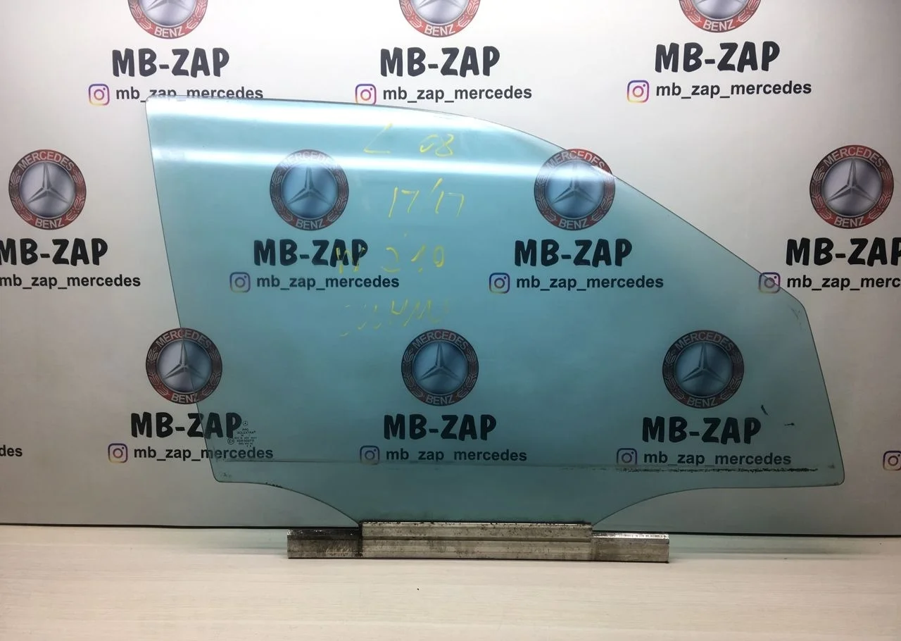 Стекло двери переднее правое Mercedes W210 Wagon