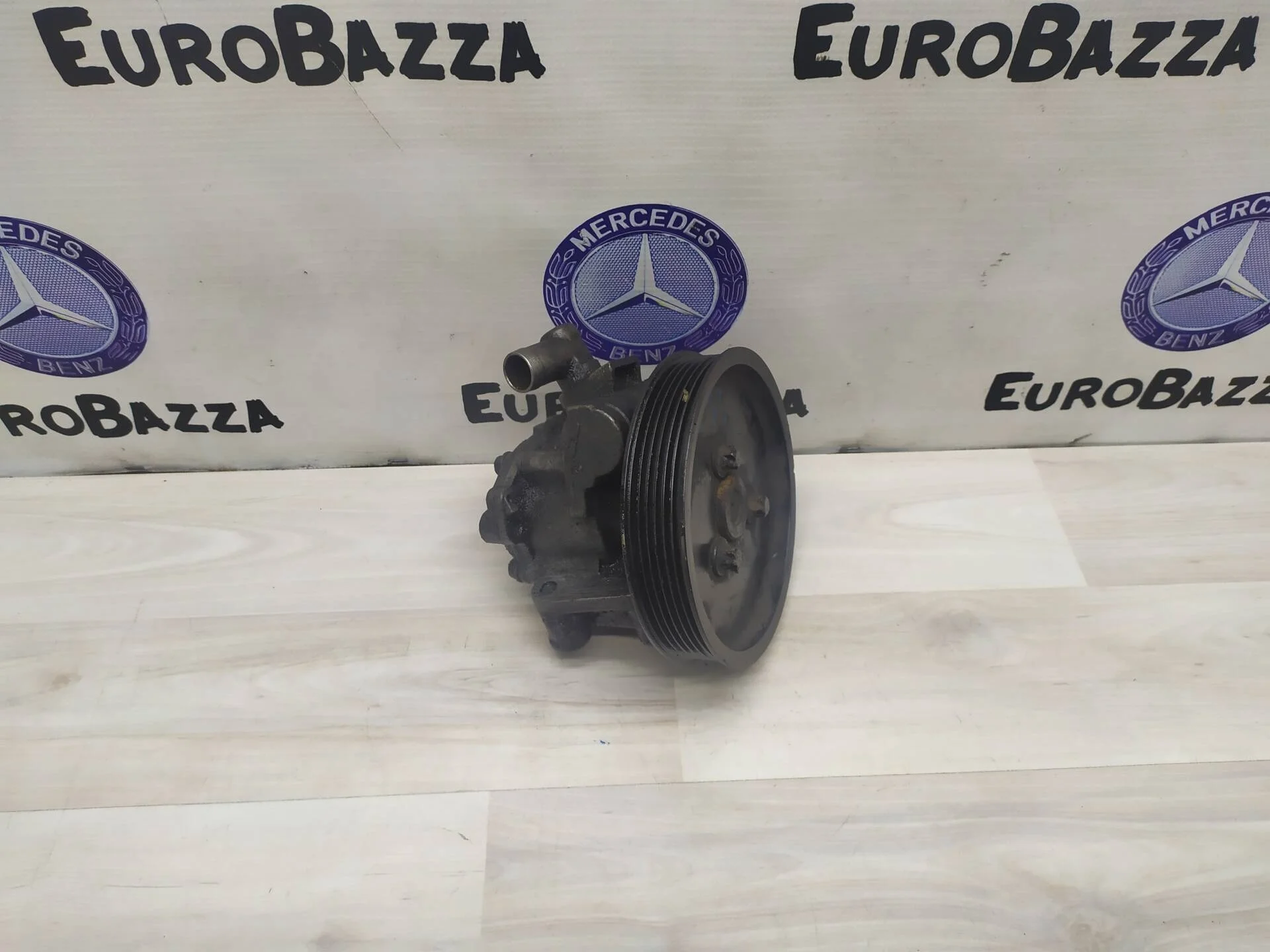 Насос гидроусилителя руля Mercedes W203