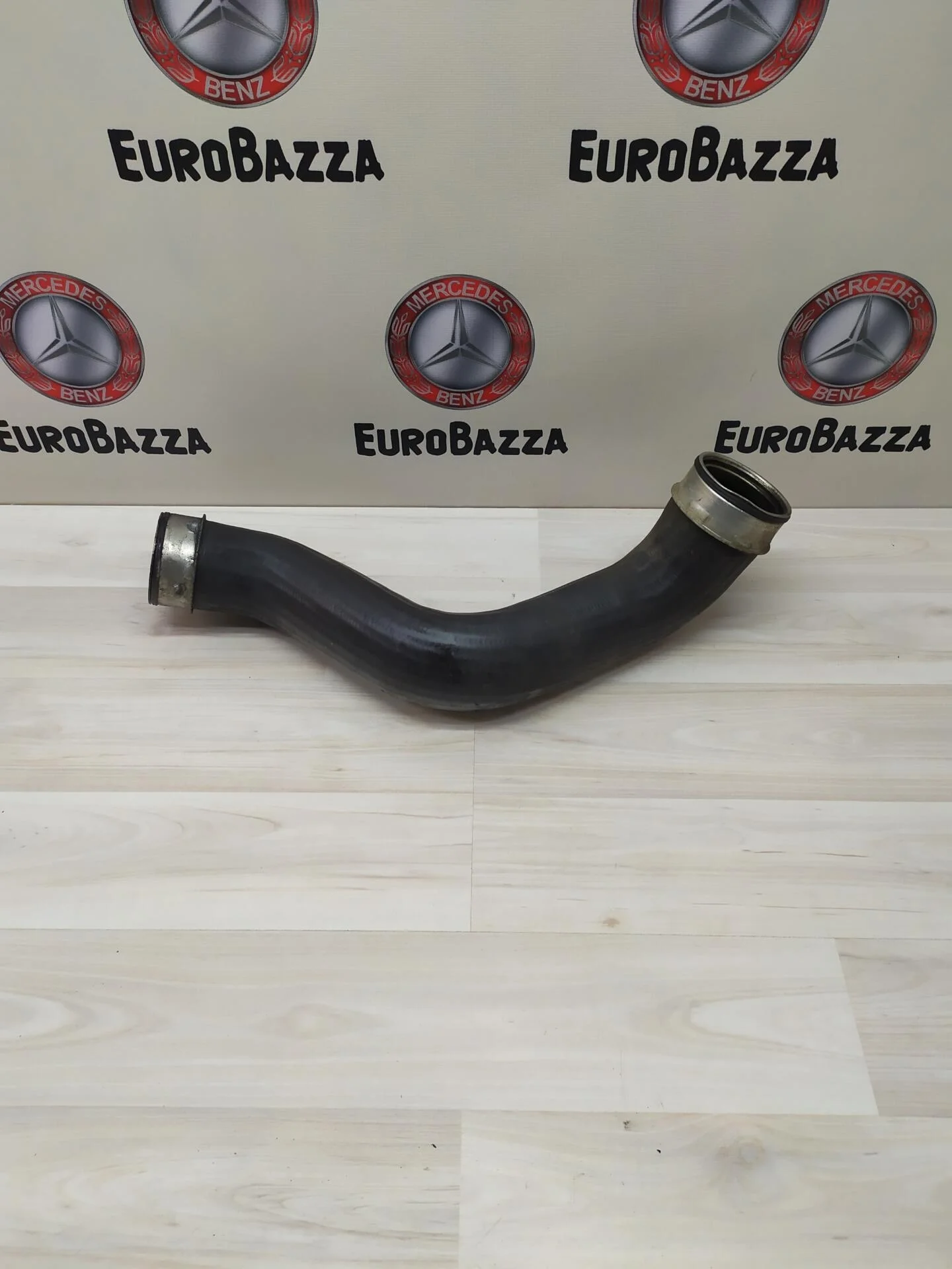 Патрубок интеркулера правый Mercedes W211
