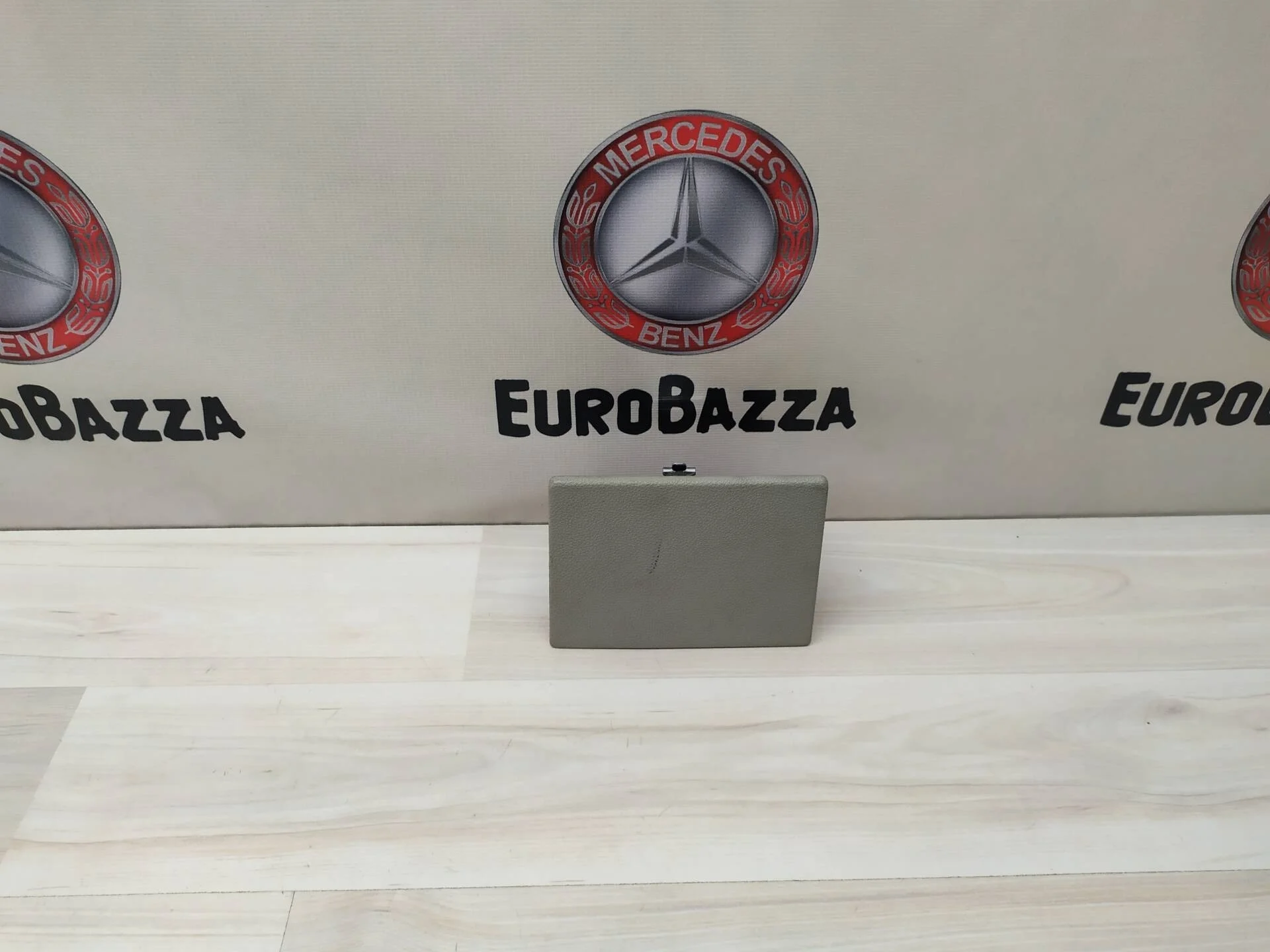 Пепельница задняя Mercedes W209