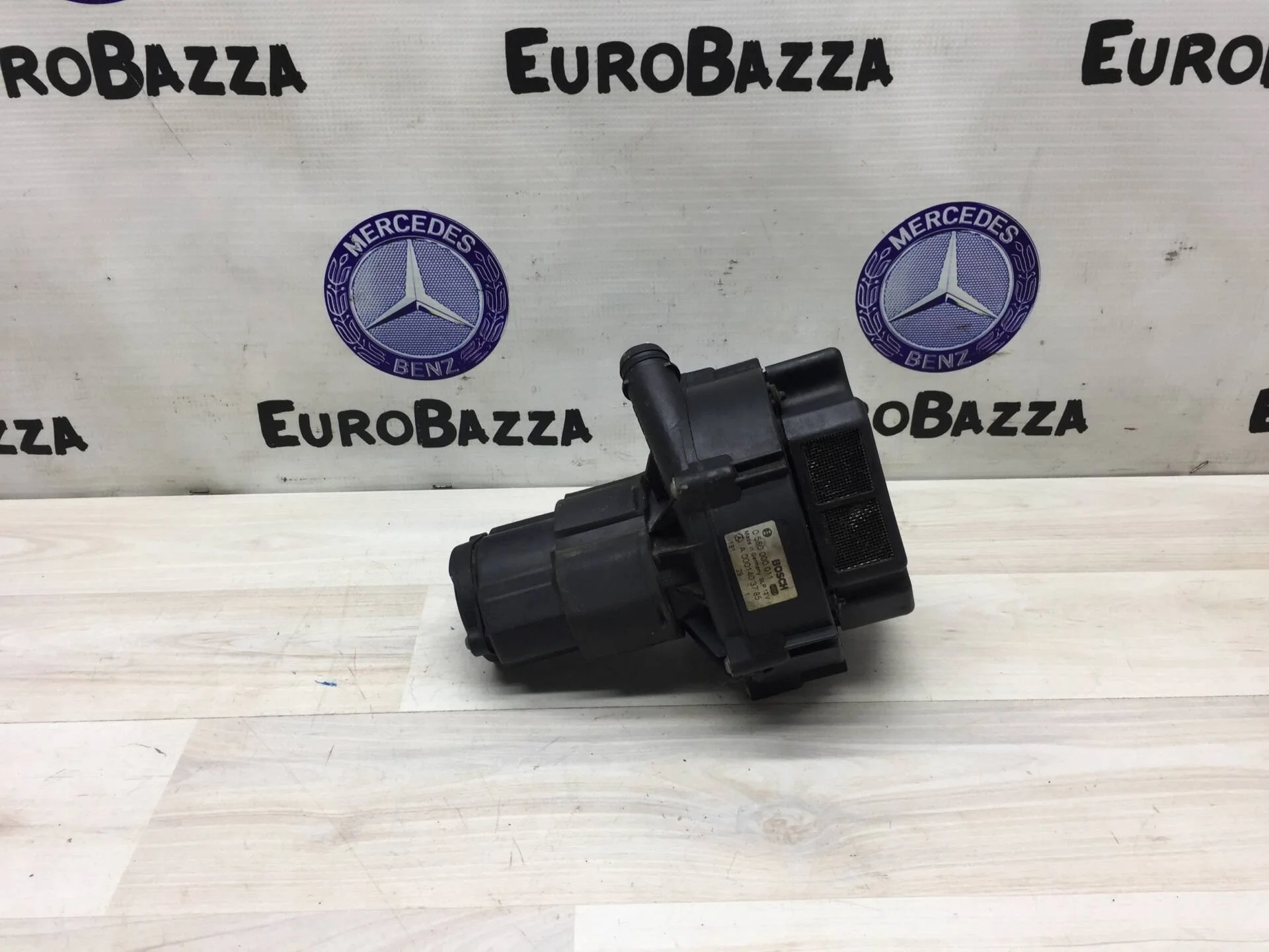 Насос продувки катализатора Mercedes M113