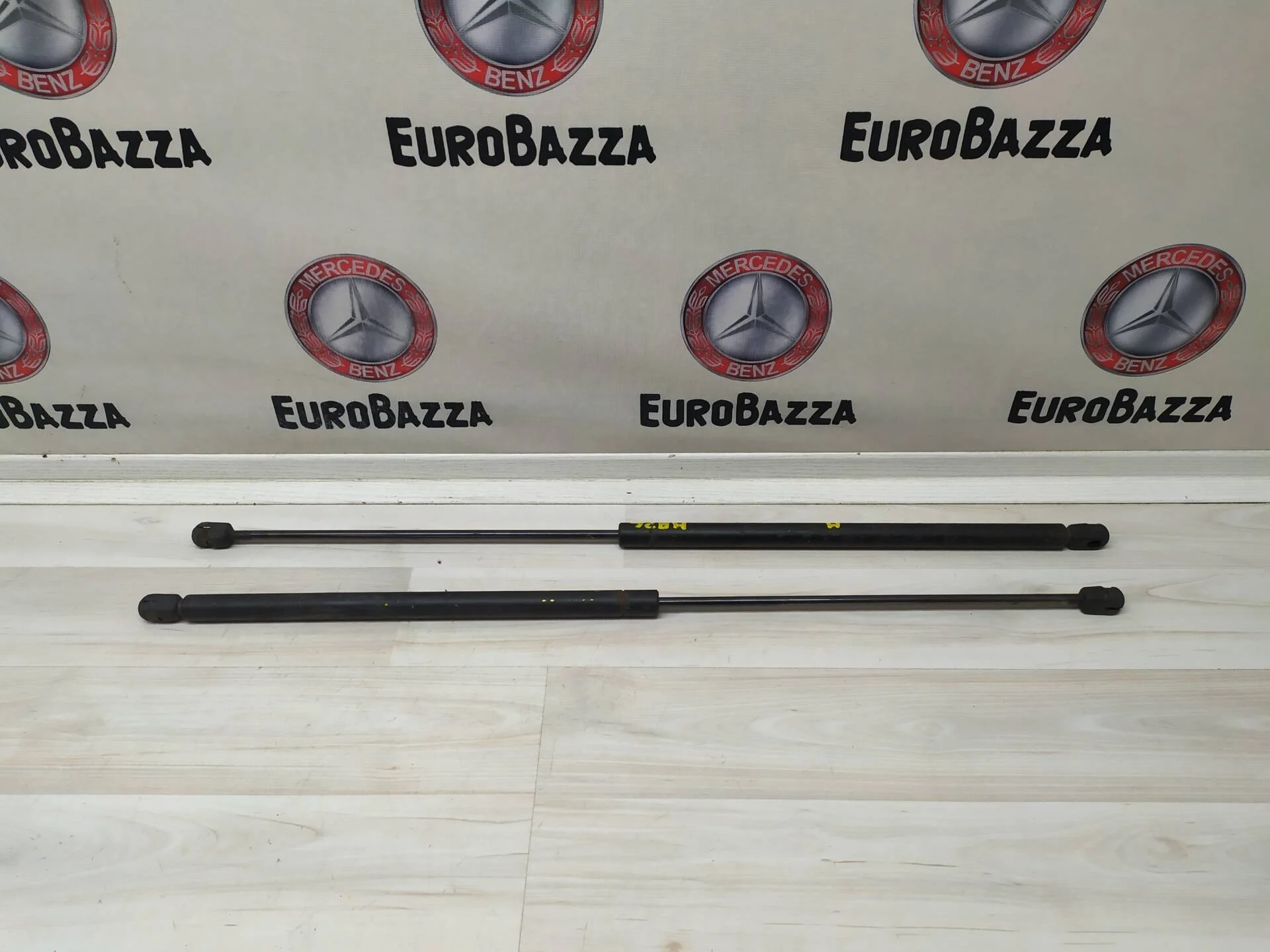 Амортизатор капота Mercedes W215