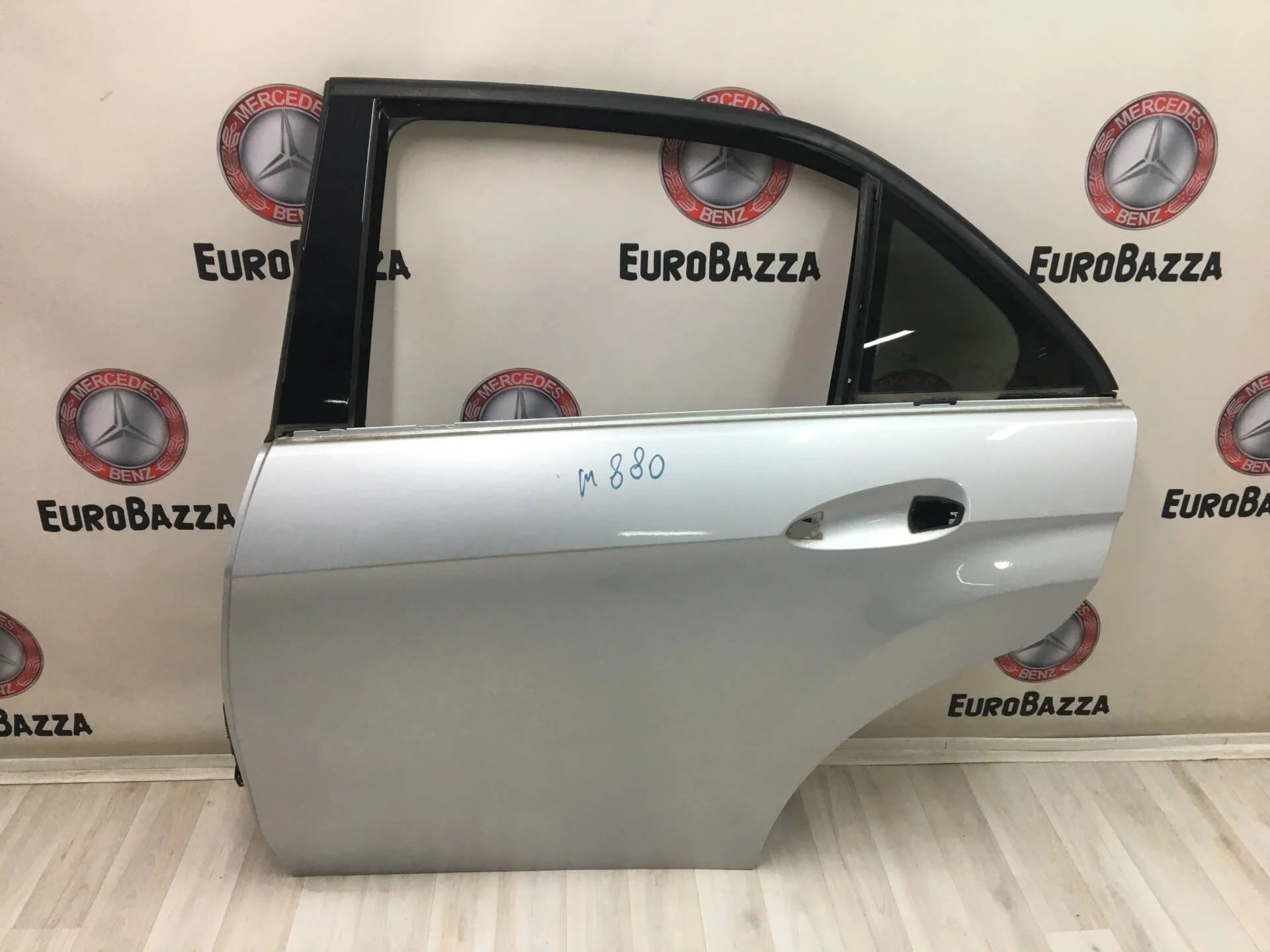 Дверь задняя левая Mercedes W212