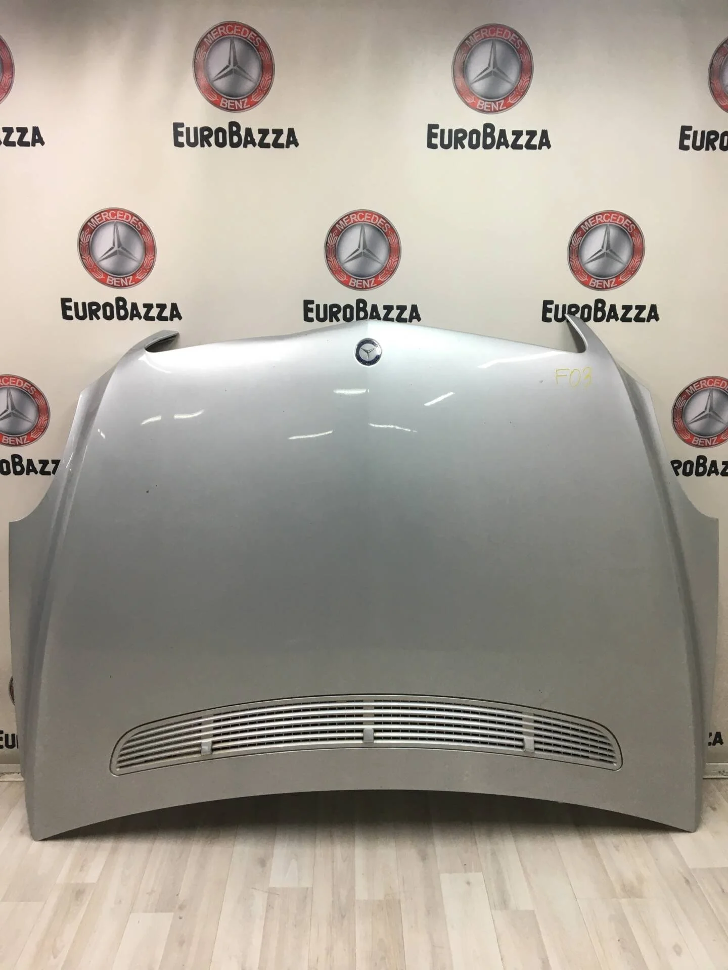 Капот Mercedes W251