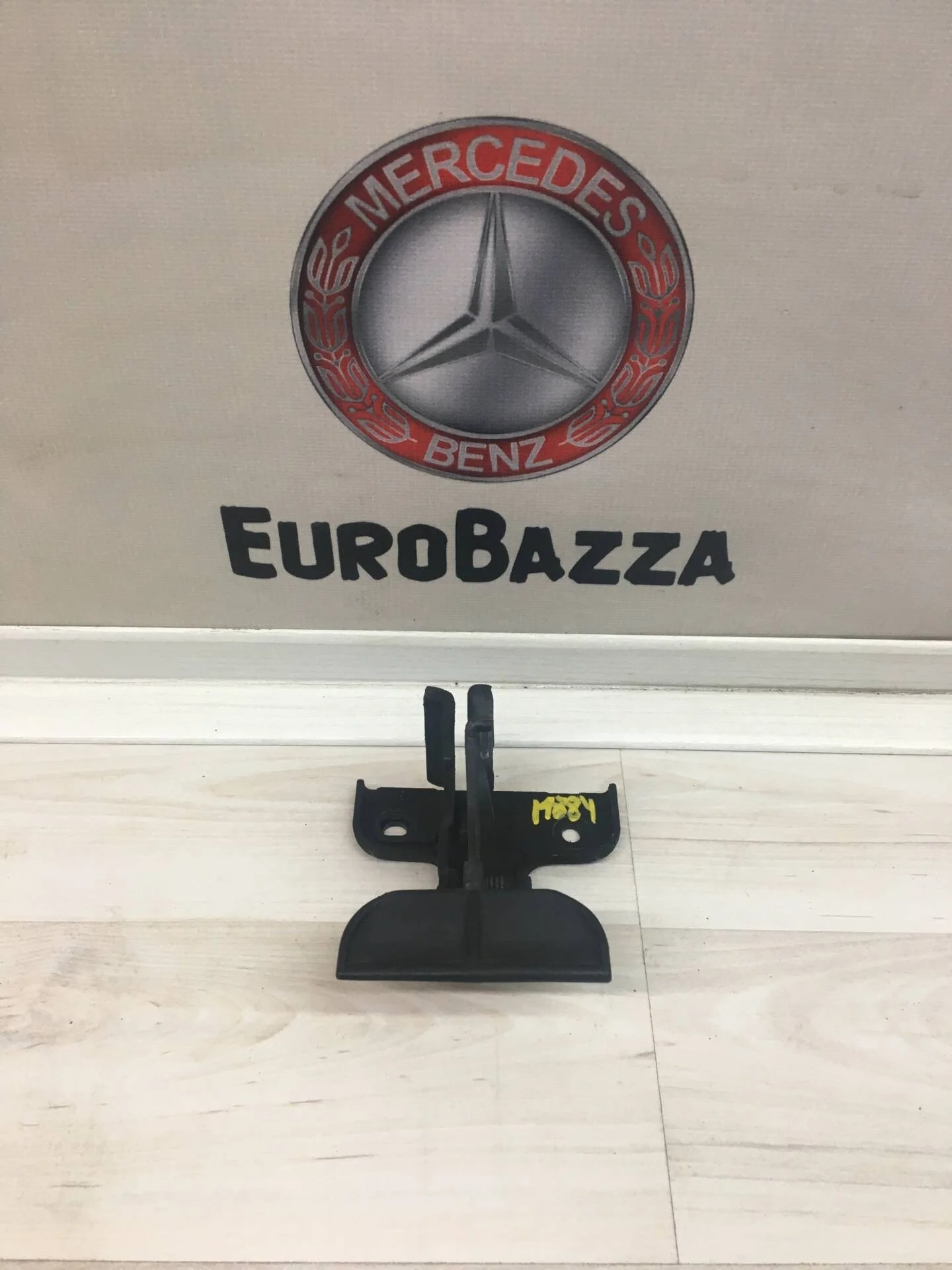 Замок капота Mercedes W203 Conversion