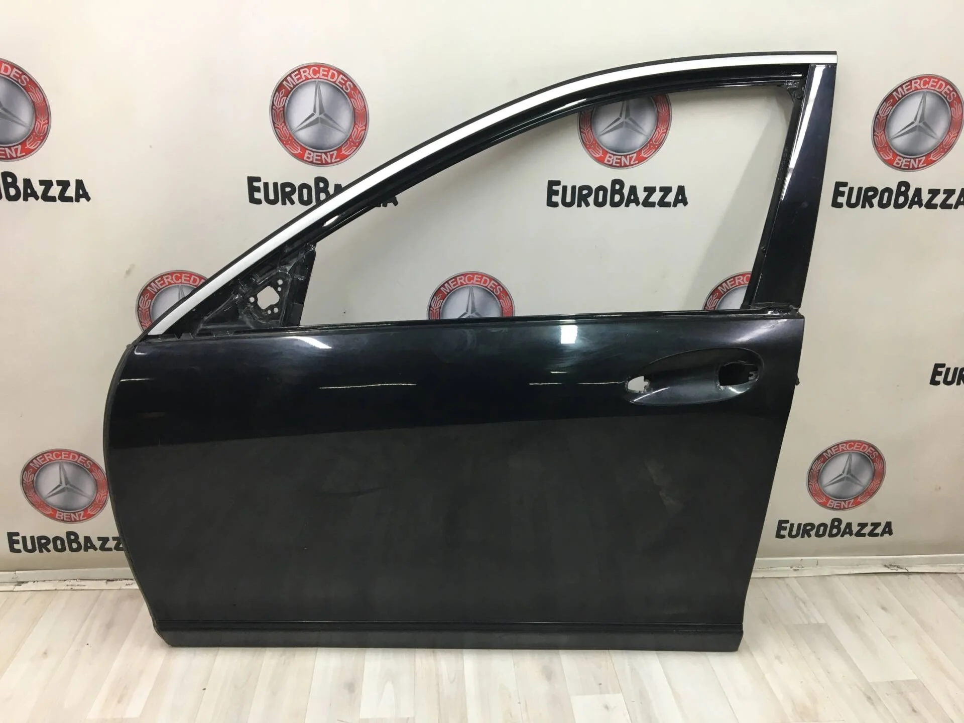Дверь передняя левая Mercedes W221