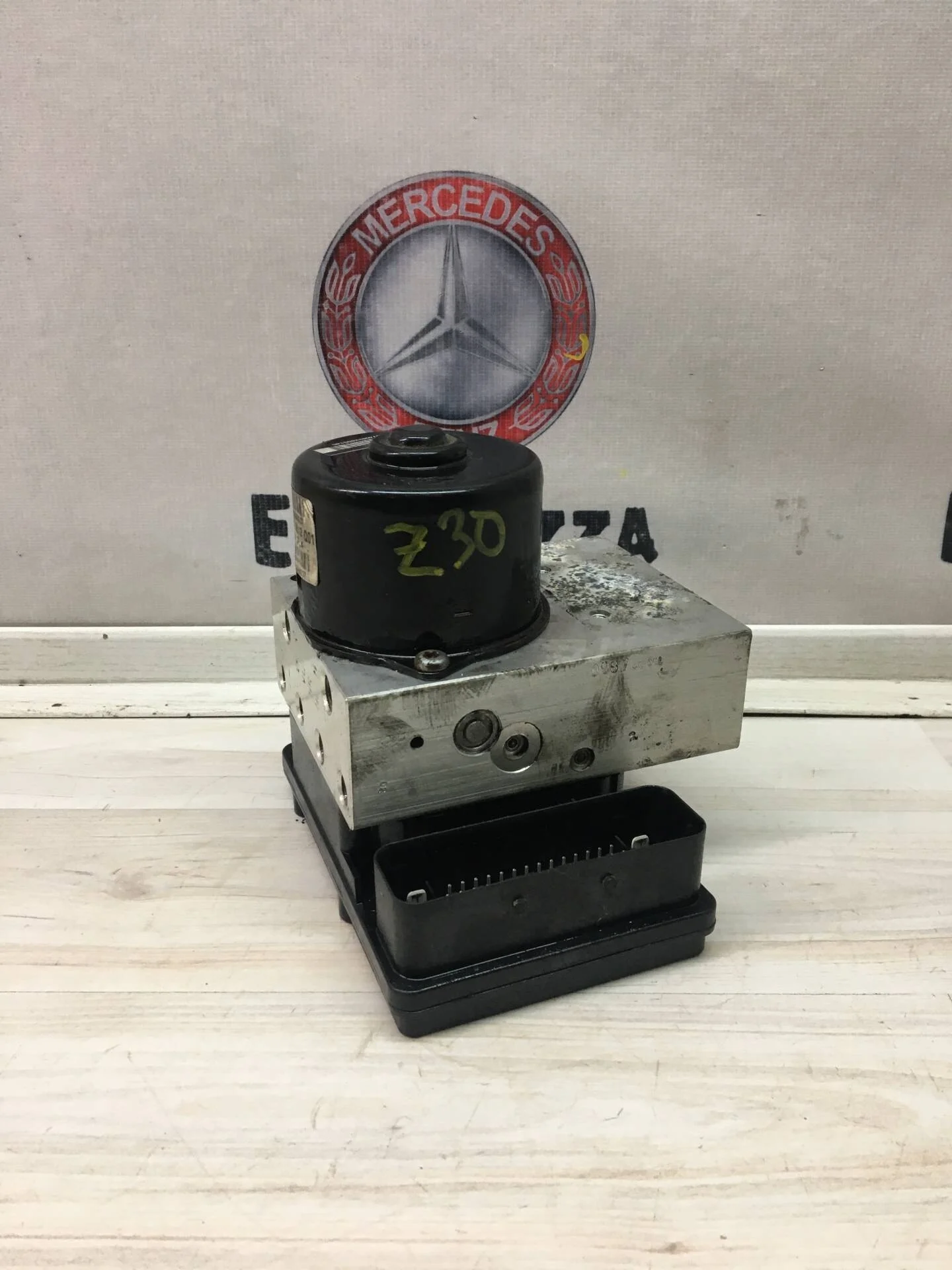 Блок управления ABS ESP Mercedes W209