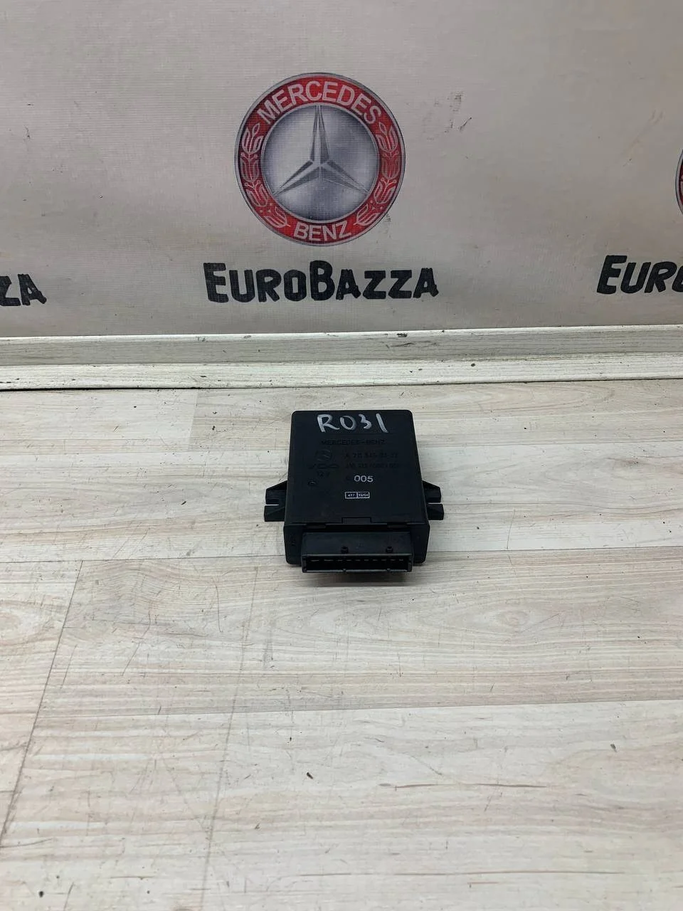 Блок управления пневмоподвеской Mercedes W211