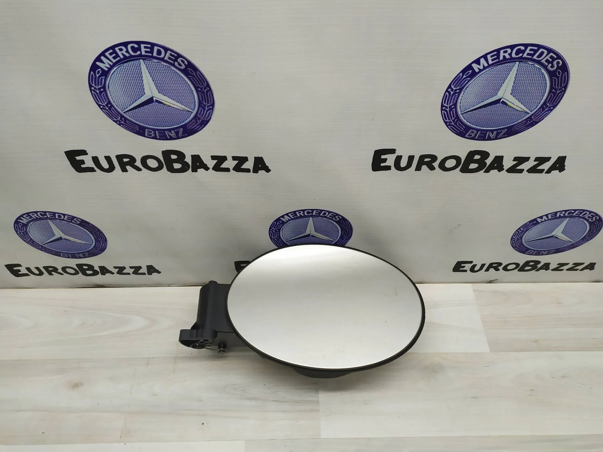 Лючок бензобака Mercedes X164