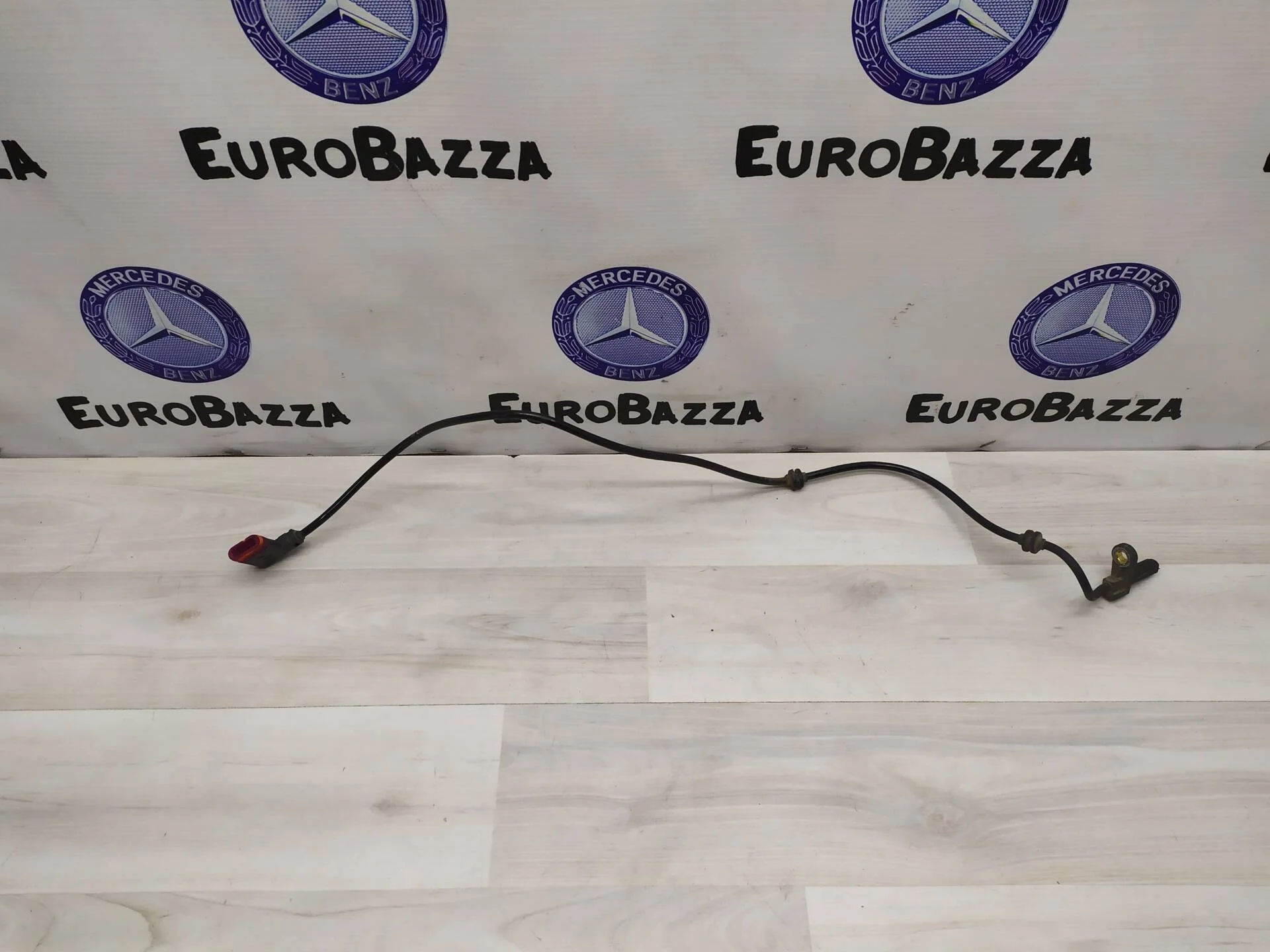 Датчик ABS задний Mercedes W221