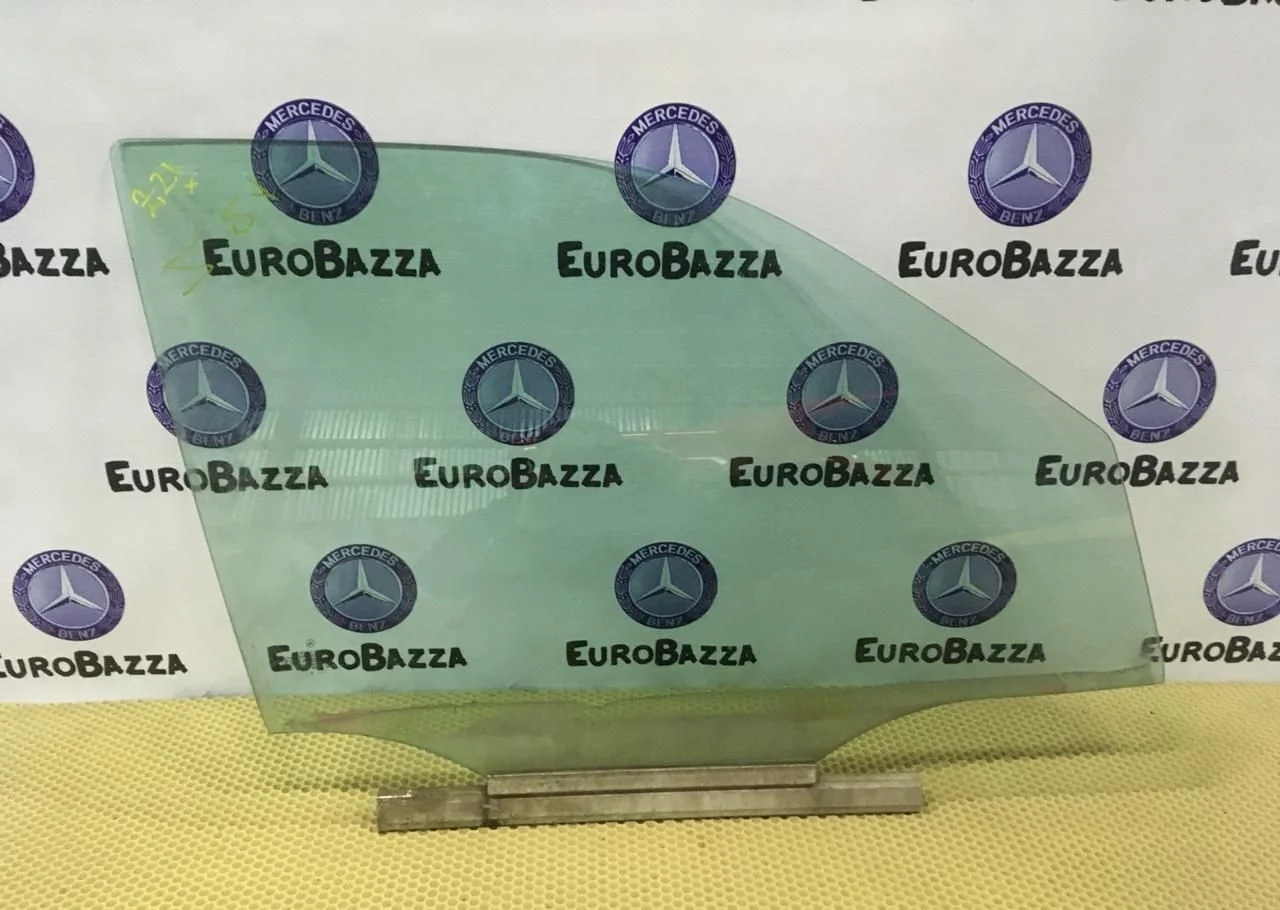 Стекло двери переднее правое Mercedes W210