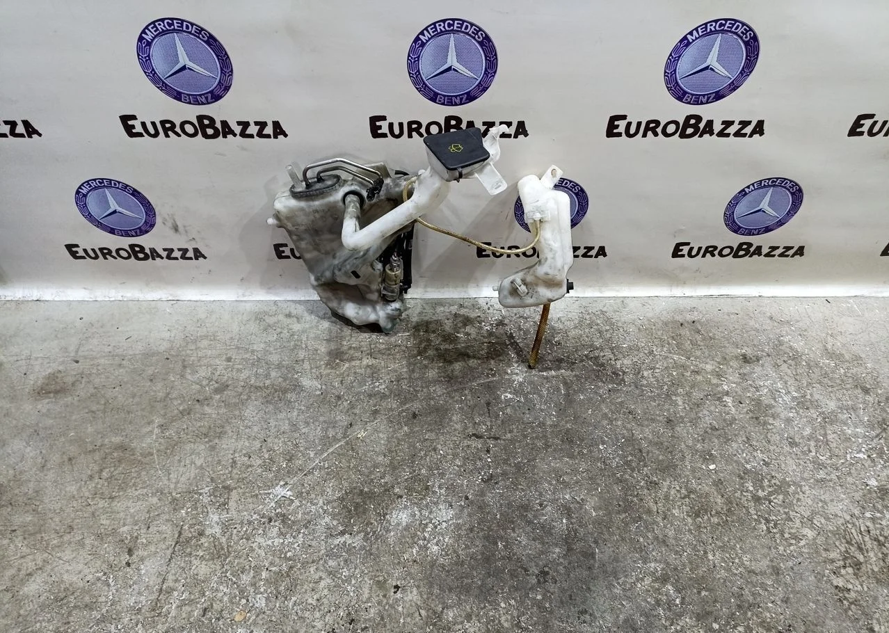 Бачок омывателя Mercedes W211