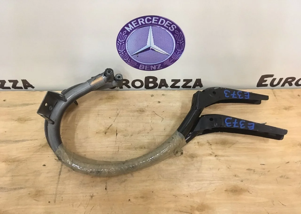 Петля крышки багажника Mercedes W203