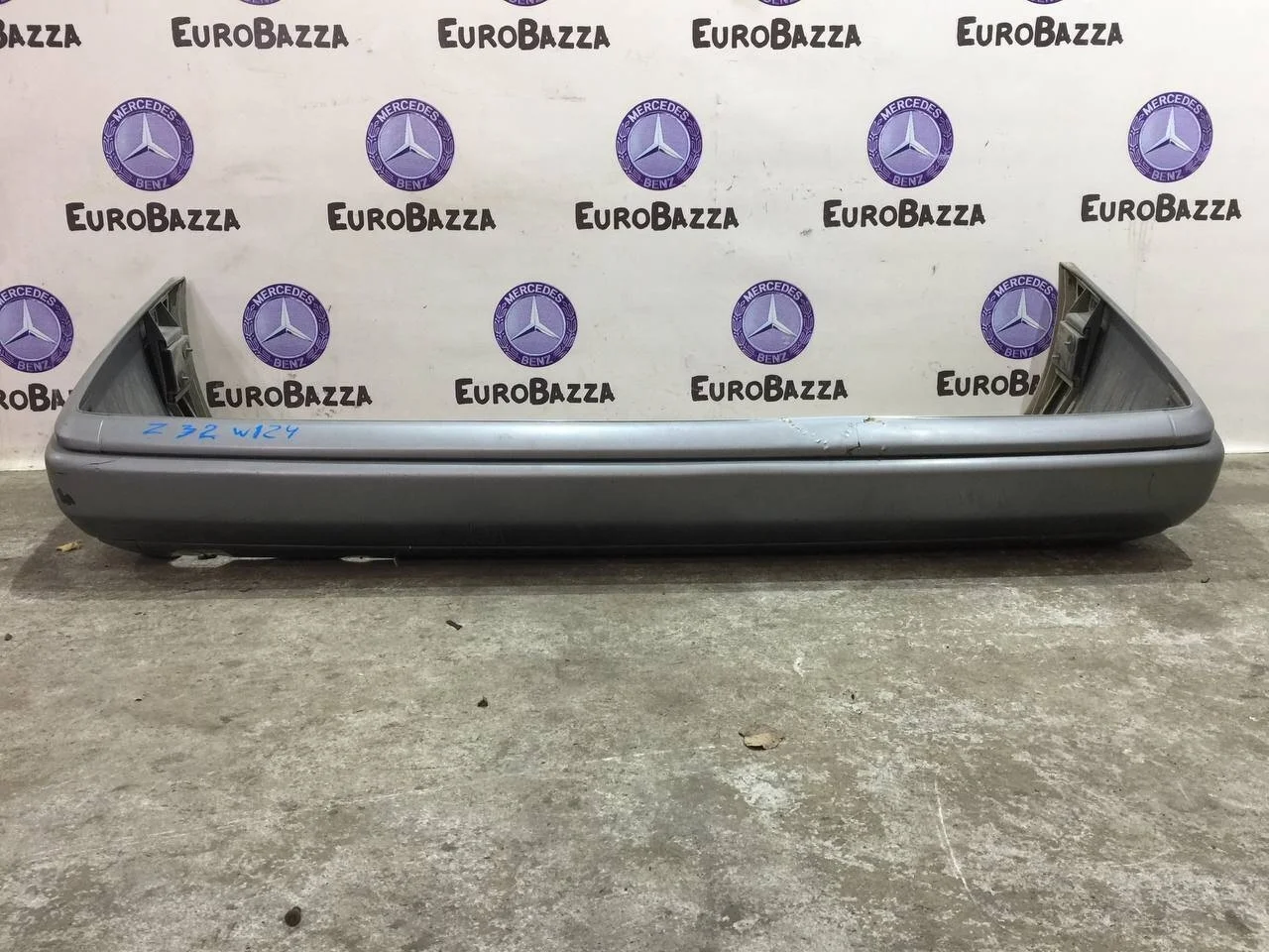 Бампер задний Mercedes W124