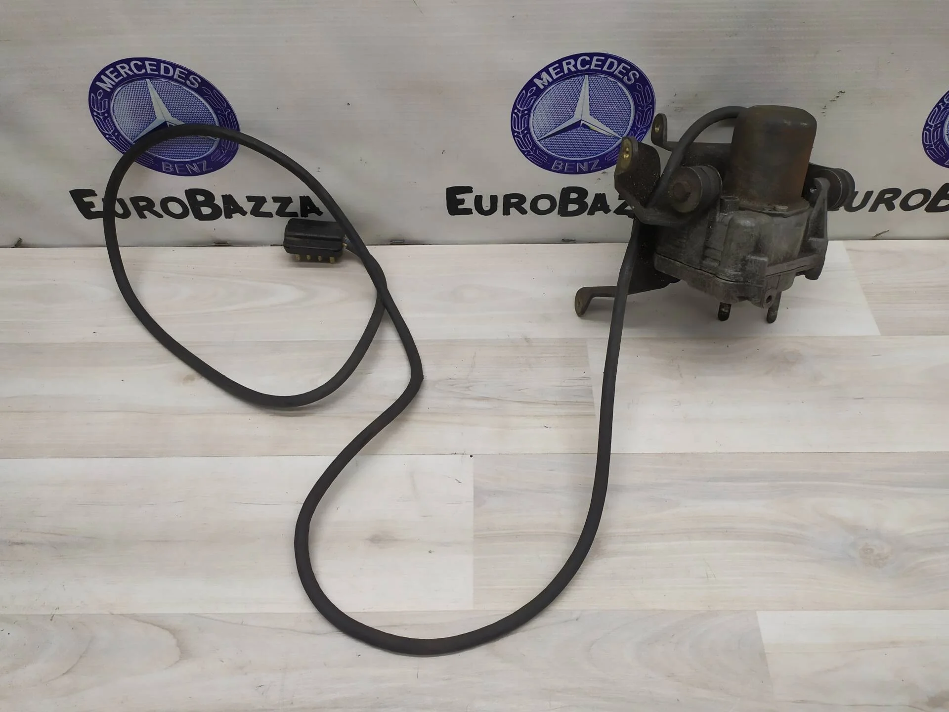 Привод круиз контроля Mercedes W124