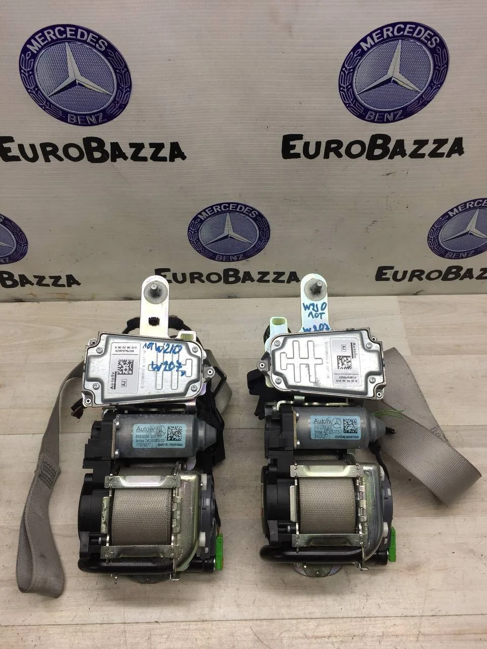 Ремень безопасности передний Mercedes W207