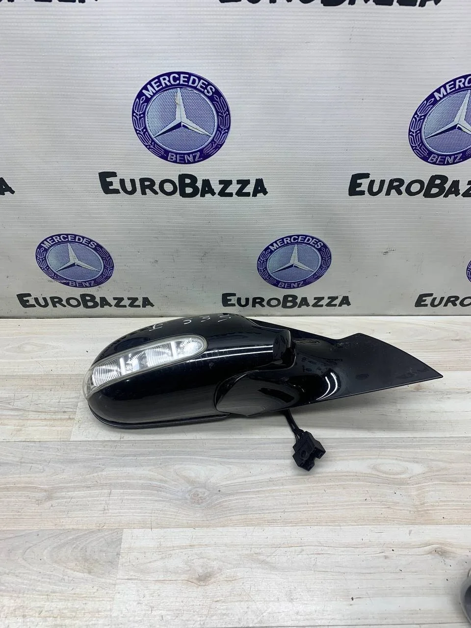 Зеркало заднего вида правое Mercedes W209
