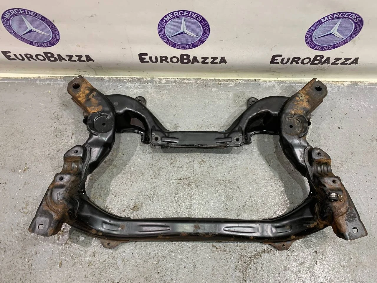 Подрамник передний Mercedes W219