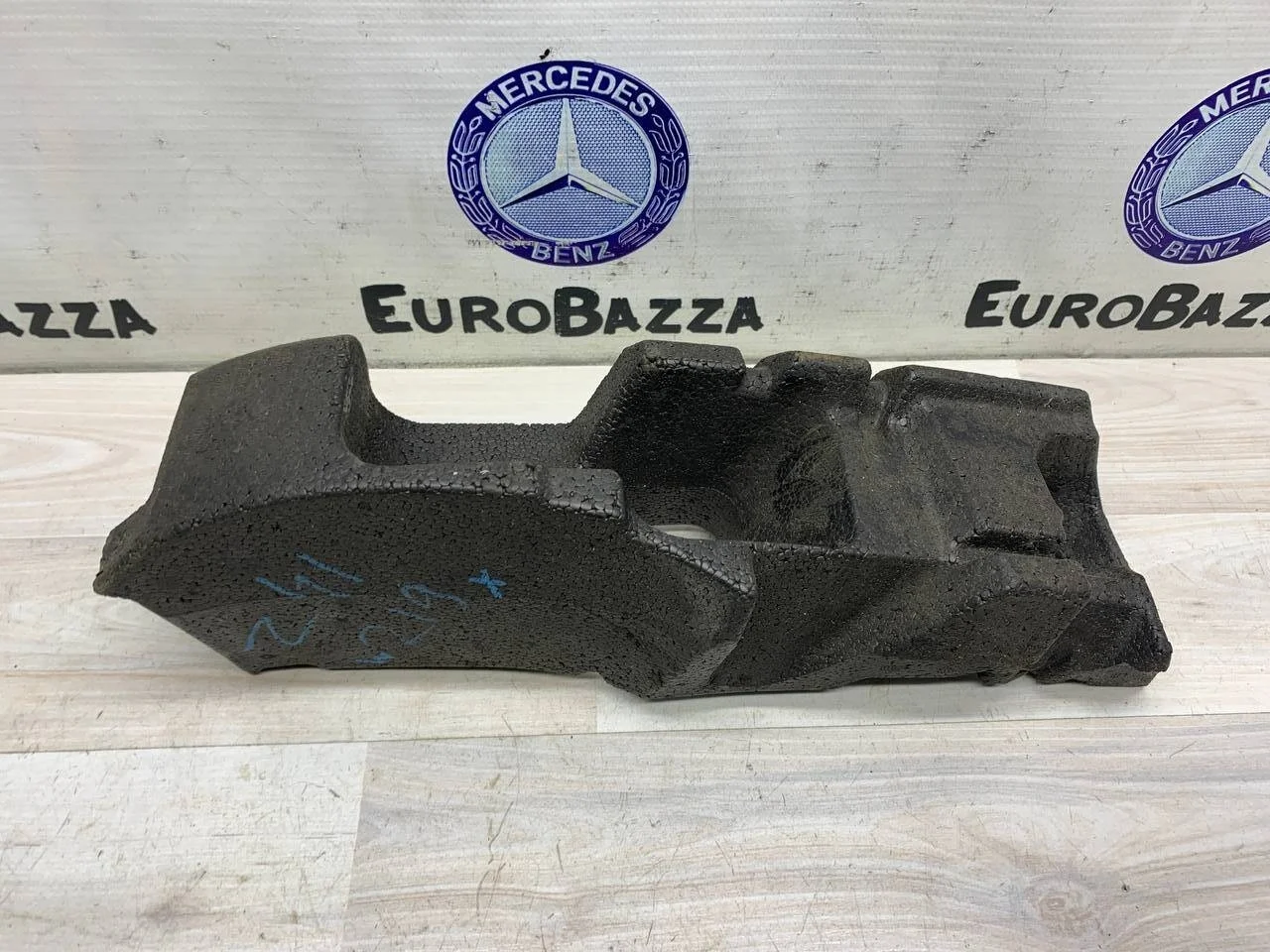 Наполнитель переднего бампера Mercedes W219