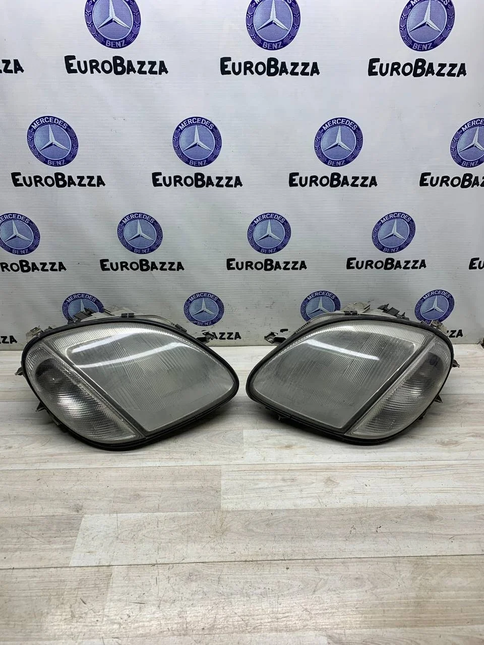 Фара Mercedes R170