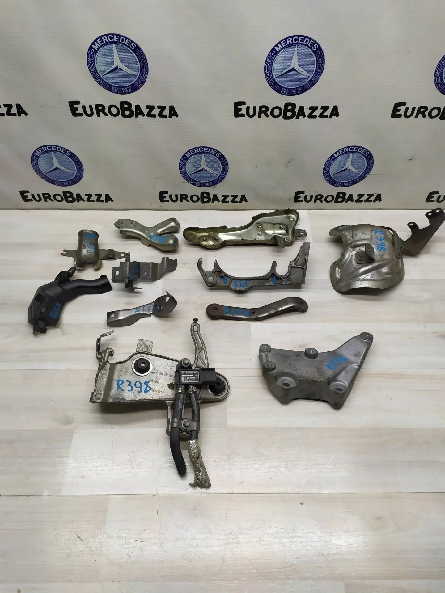 Кронштейн навесного оборудования Mercedes Om651