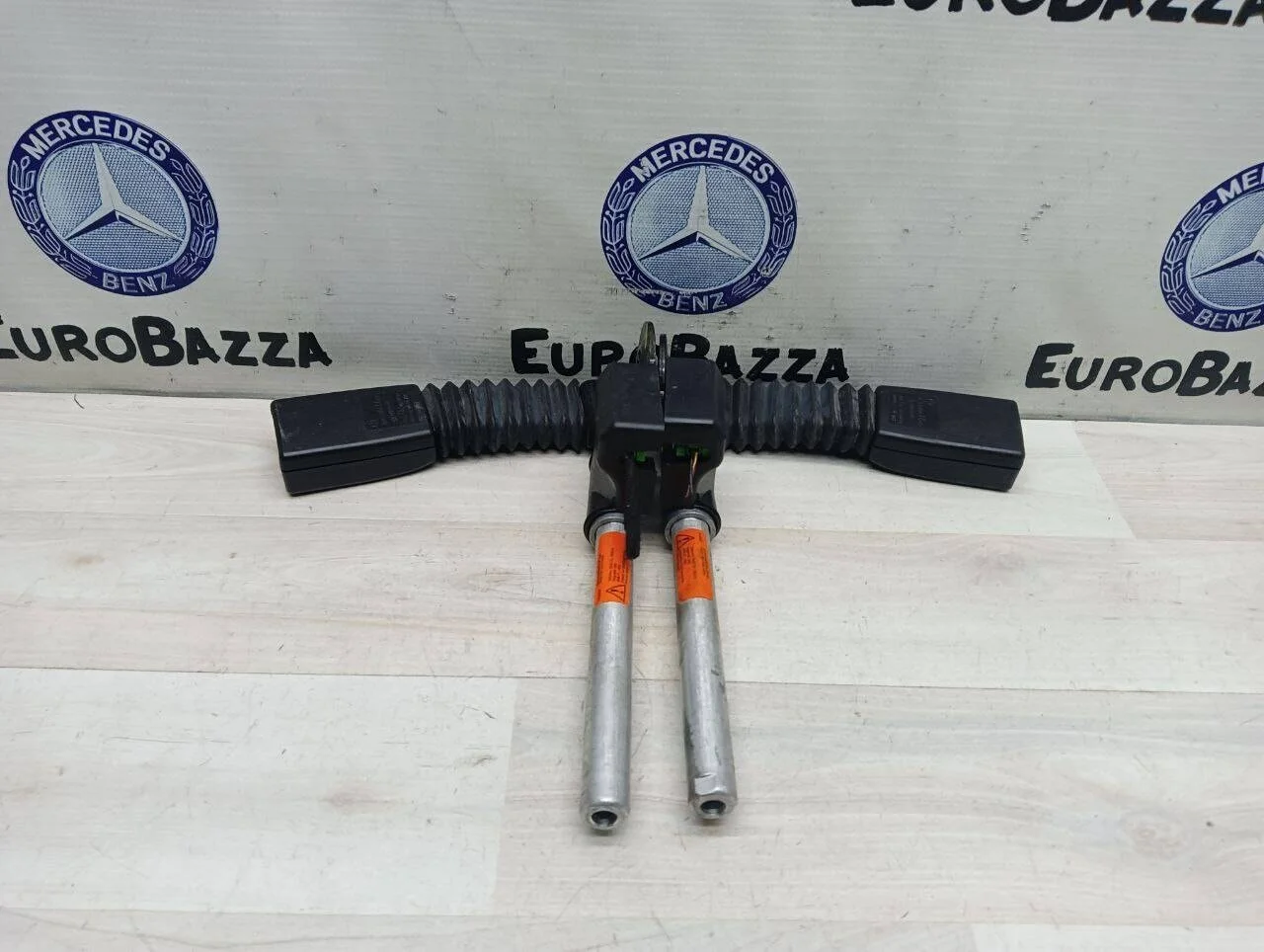 Ответная часть ремня безопасности Mercedes W203