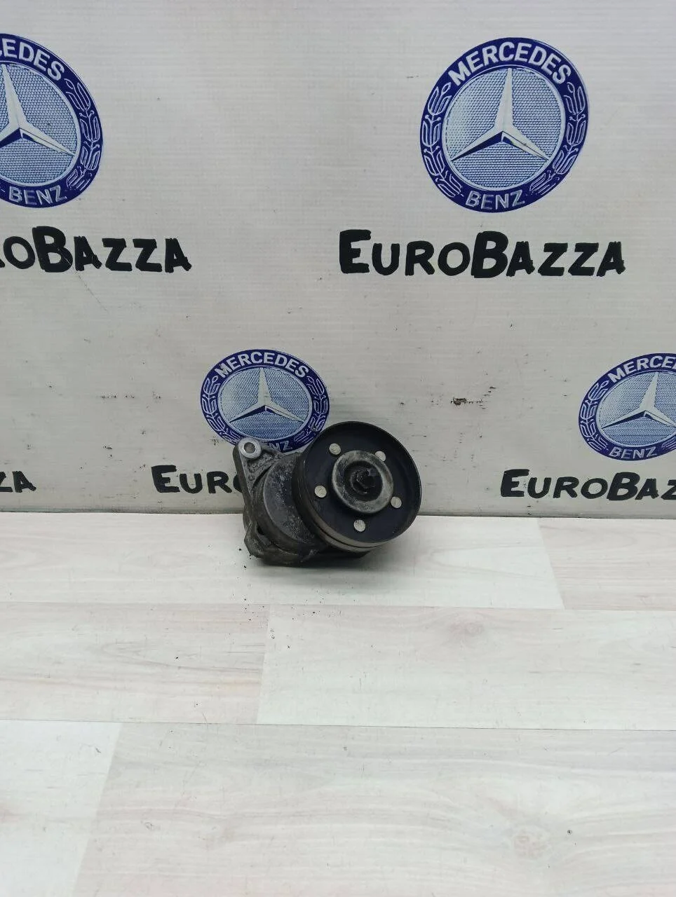 Натяжитель ремня генератора Mercedes М112