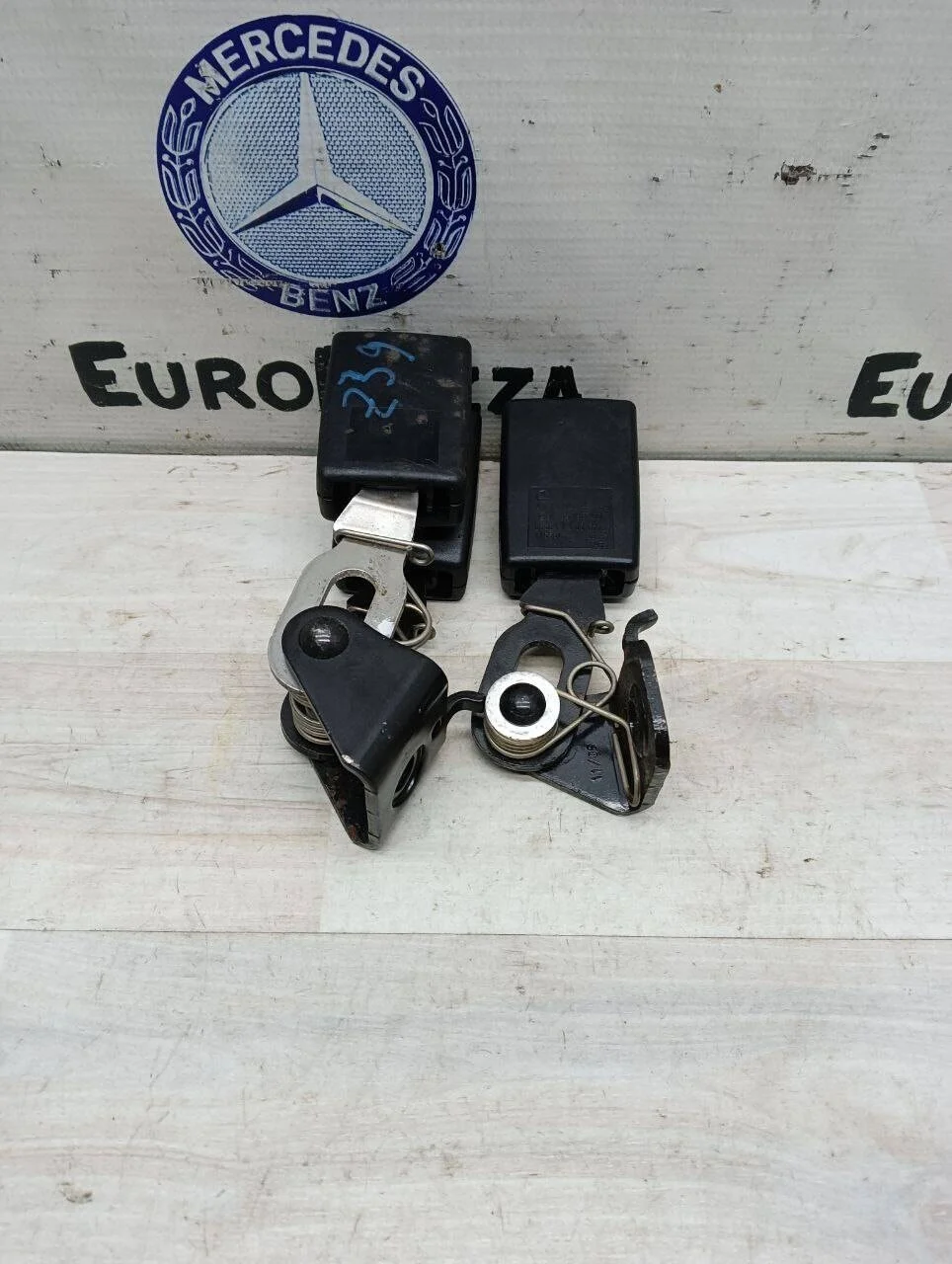 Ответная часть ремня задняя Mercedes W211 Wagon