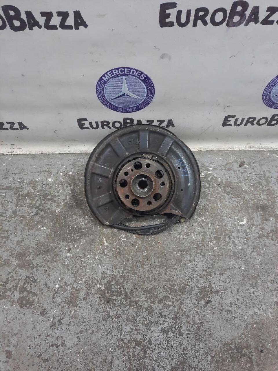 Задний левый кулак Mercedes W212