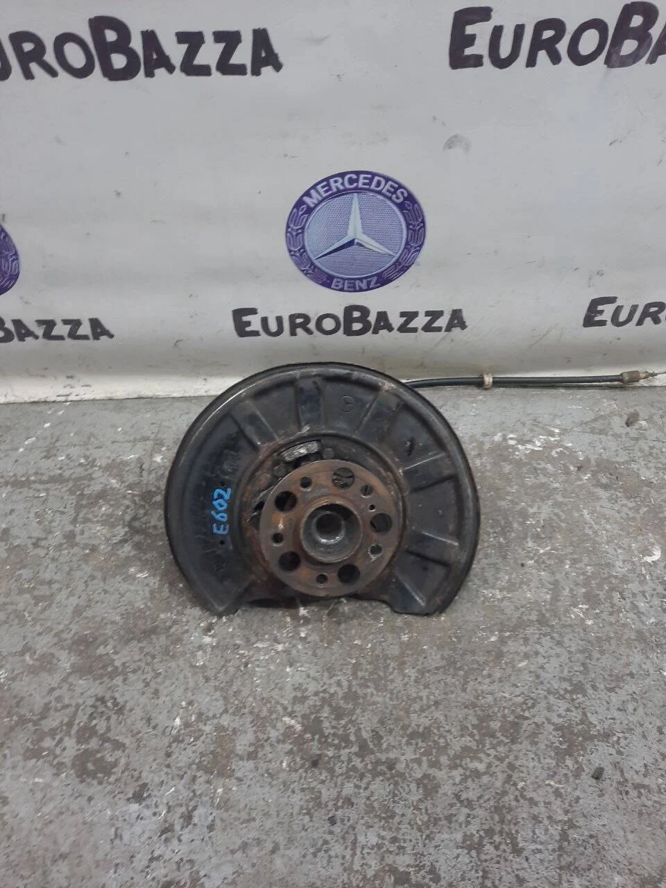 Задний правый кулак Mercedes W212